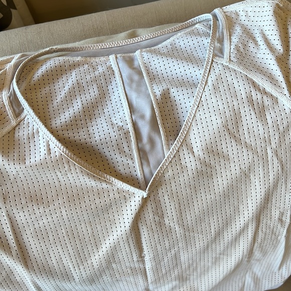 LULU football jersey type top so cute - Picture 8 of 9